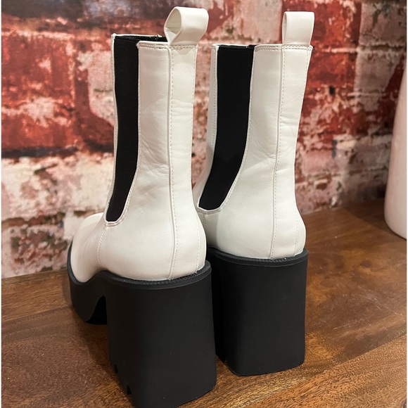 NEW MADDEN GIRL WHITE CHELSEA BOOTS - Picture 5 of 10